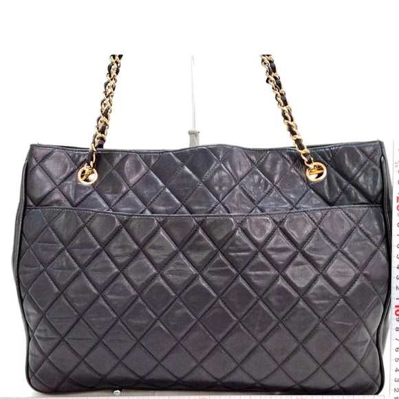 CHANEL CHARM Lambskin Shopper Tote - Picture 6 of 13